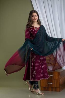 Women's Embroidered Straight kurti pant with chiffon dupatta sets 1