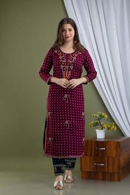 Women's Embroidered Straight kurti pant with chiffon dupatta sets 2