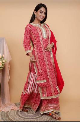  Women Traditional Bandhani print kurta  sharara potli with dupatta sets 3