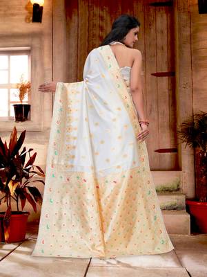 White woven semi silk saree with blouse 4