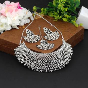 White necklace-sets 1