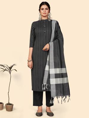 Printed Straight Cotton Black Stitched Kurta Pant With Dupatta 1