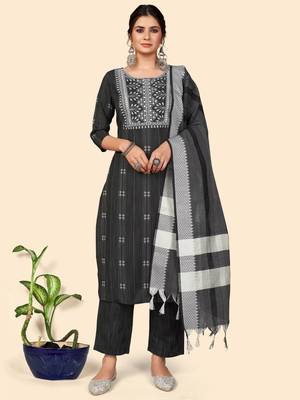Print & Embroidered Straight Cotton Black Stitched Kurta Pant With Dupatta 1