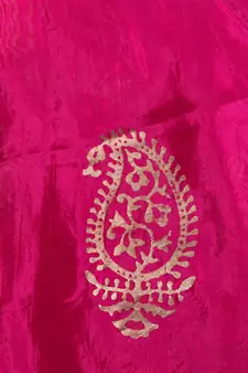 A R SILK Pahadi Print Rani Colour Silk Fancy Dupatta/Chunnis