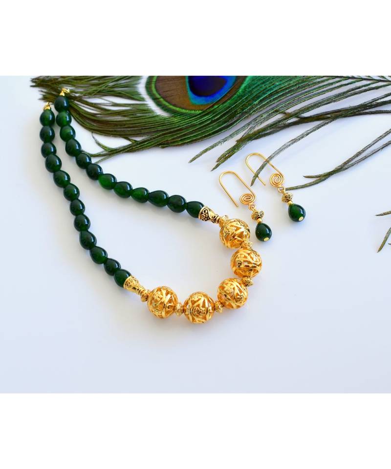 Stunning Handmade Green Designer Balls Necklace Set  04288