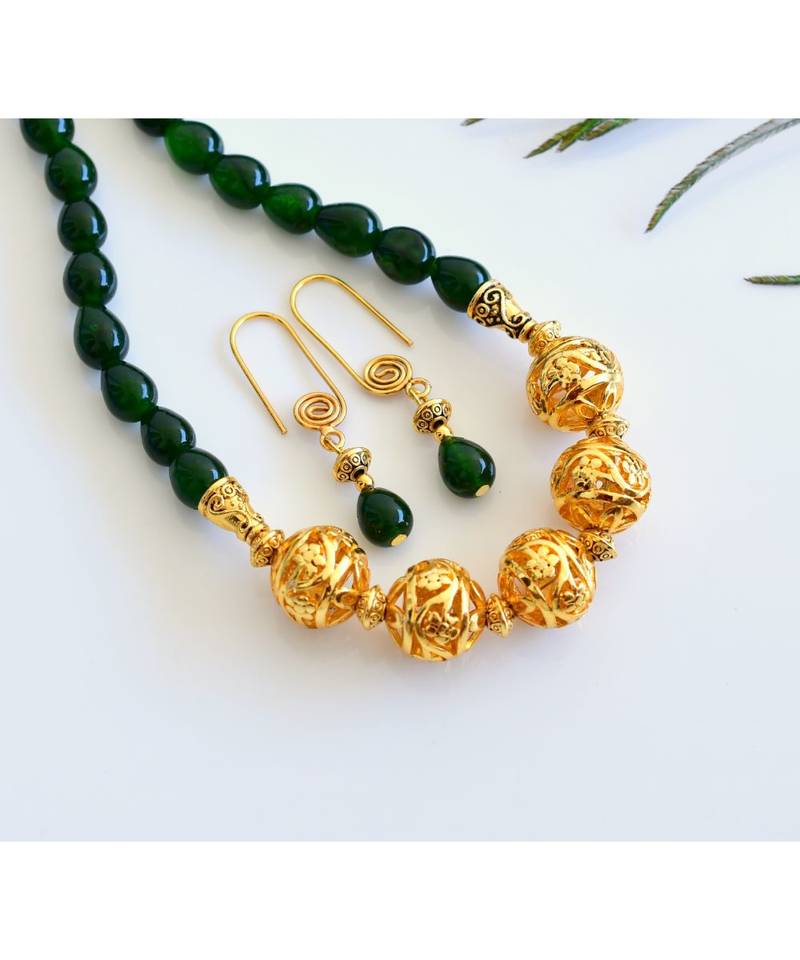 Stunning Handmade Green Designer Balls Necklace Set  04288