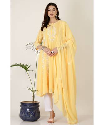 Kaanchie Nanggia Yellow Georgette Kurta Pant Dupatta Set 1