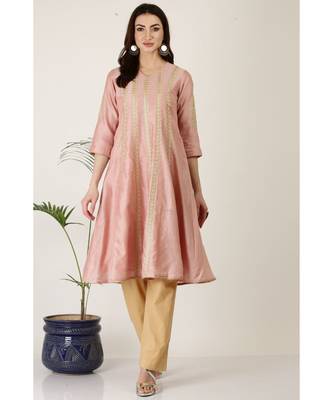 Kaanchie Nanggia Peach Silk Kurta Pant Set 1