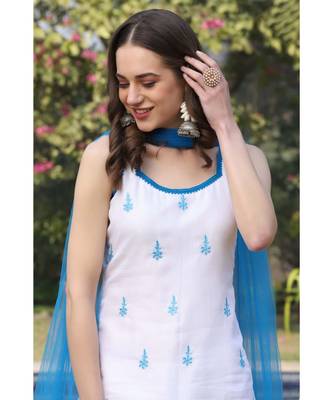 Embroidered kota kurti set with attached lining (set of 3) 4