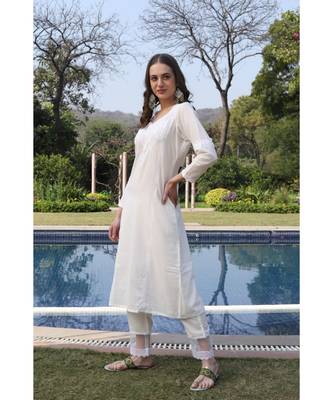 Handwork chikankari cotton kurta paired with net border pants (set of 2) 3