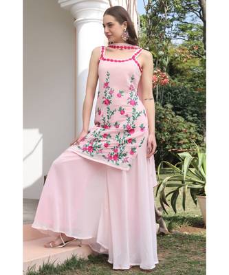 Embroidered peach sharara set with attached lining and dupatta (set of 3) 2