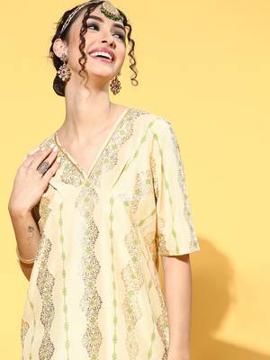 Off-white printed art silk kurta sets 4