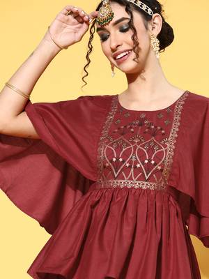 Maroon printed art silk kurta sets 4