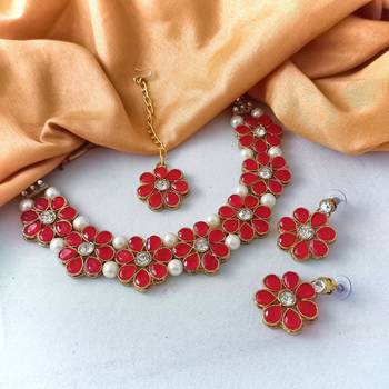 Red jewellery 2