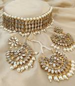 White Kundan Light Weight Choker Necklace Set with Earrings & Maangtika