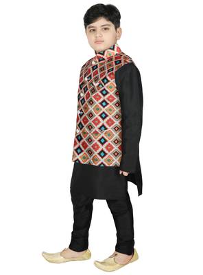 Black Silk Printed Kurta And Pyjama 2
