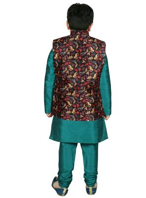 Green Silk Printed Kurta And Pyjama 3