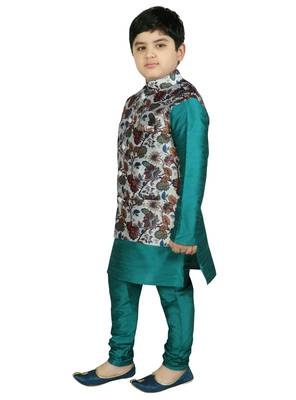 Green Silk Printed Kurta And Pyjama 2
