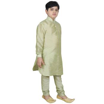 Sea Green Silk Solid Kurta And Pyjama 5