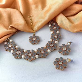 Grey jewellery 3