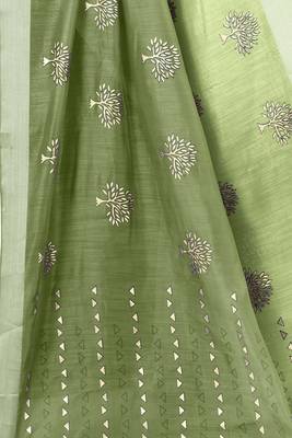 Green printed blended cotton saree with blouse 5