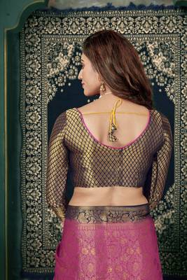 Pink woven banarasi silk saree with blouse 5