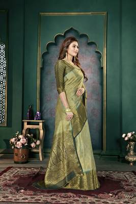 Green woven banarasi silk saree with blouse 3
