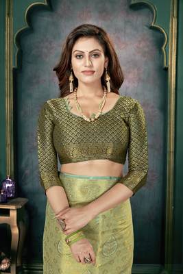 Green woven banarasi silk saree with blouse 4