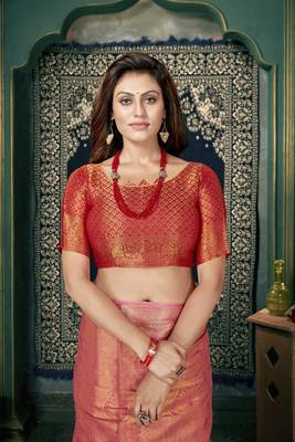 Pink woven banarasi silk saree with blouse 4