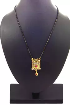 Gold mangalsutra