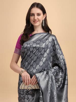Silver woven banarasi silk saree with blouse 3