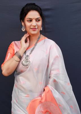 Peach woven art silk saree with blouse 3