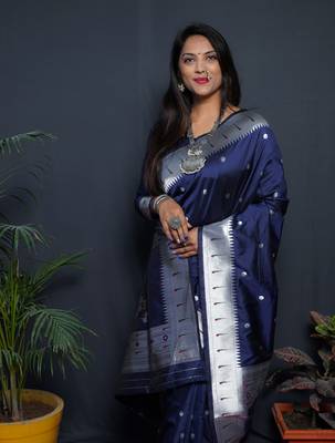 Navy blue woven paithani silk saree with blouse 3