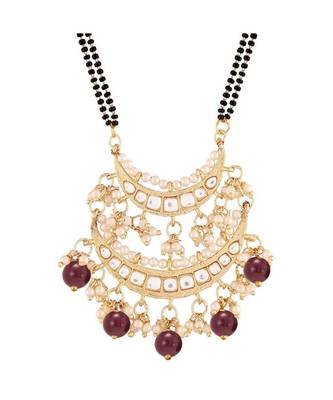 Traditional Pearl Kundan Studded Pendant with Black Bead Chain Mangalsutra for Women  2