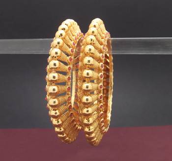 Gold bangles-and-bracelets 2