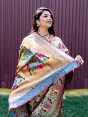 Blue Woven Paithani Silk Blend Saree With Blouse 4
