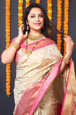 Off white hand woven pure kanchipuram silk saree with blouse 3