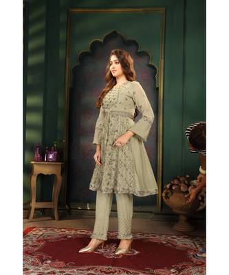 Women's Pista Faux Georgette Stitched Top With Bottom 3/4 Sleeve Embroidered Flared Top (Kurta Pant Set) 3