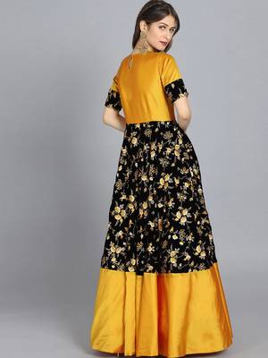 Black Printed Velvet Stitched Dots_Print Party-Wear-Gowns 2