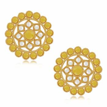 Mad Club Gold Plated Pearl Diamond Kundan Choker Necklace with Round Earrings Traditional Jewellery Set 4