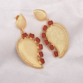Red earrings 1
