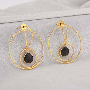 Black earrings 1