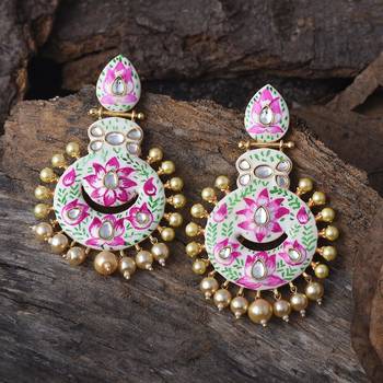 Green earrings 3