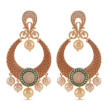 Green earrings 1