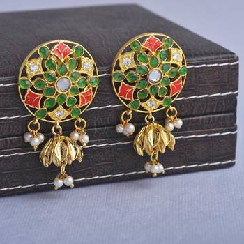Green earrings 2