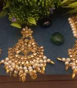 White maang-tikka with Earrings in Very Light Weight Kundan for Wedding