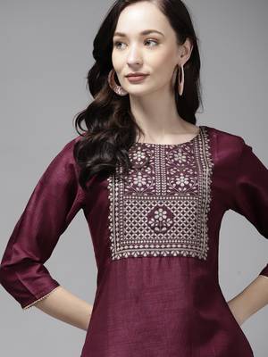 Indo Era Wine Solid Straight Kurta 4