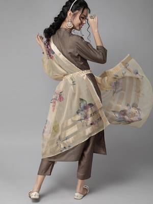 Indo Era Green Embroidered Straight Kurta Trouser with Dupatta Sets 2