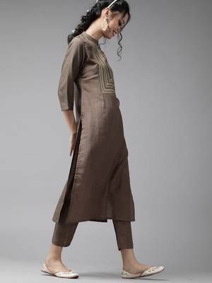 Indo Era Green Embroidered Straight Kurta Trouser with Dupatta Sets 3