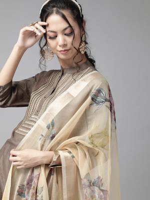 Indo Era Green Embroidered Straight Kurta Trouser with Dupatta Sets 5